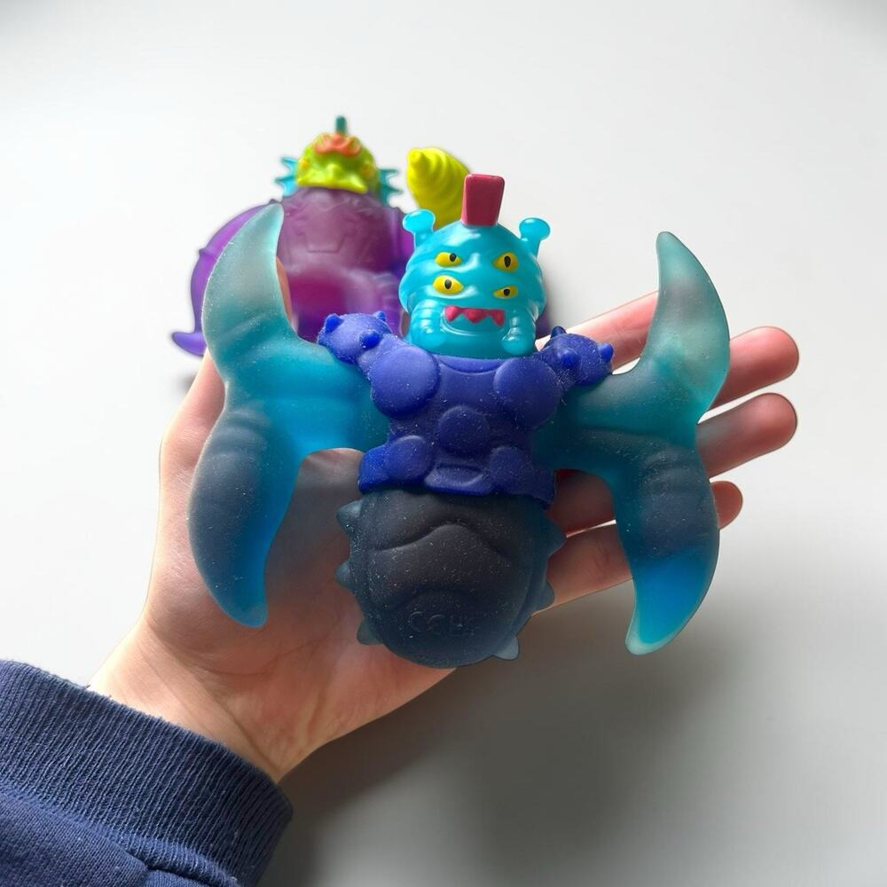 Heroes of Goo Jit Zu Lot 2 Alien Figures Stretchy Squishy Toy Blue Purple - Picture 6 of 8
